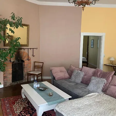Gutshaus Schwarzenhof Apartman Dargun