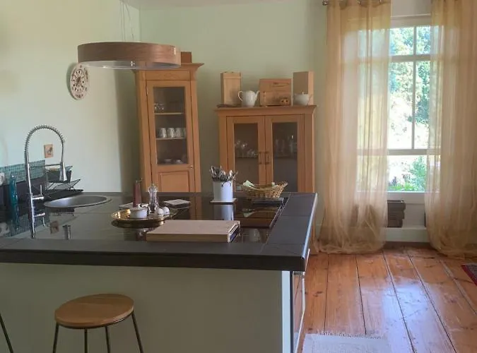 Gutshaus Schwarzenhof 아파트 다르군