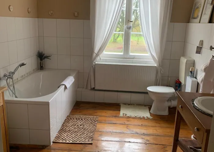 Gutshaus Schwarzenhof 아파트 *